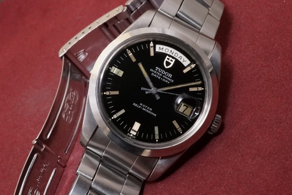 チュードル DATE-DAY Ref-7017/0 Jumbo Black Mirror Dial（TO-02／1969年)の詳細写真3枚目